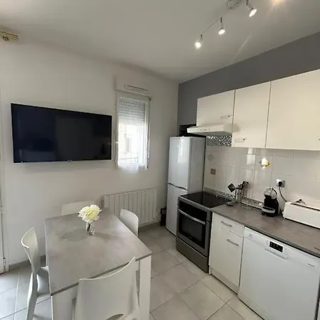 Apartamento 2 Climatisé Plein Centre Et Parking